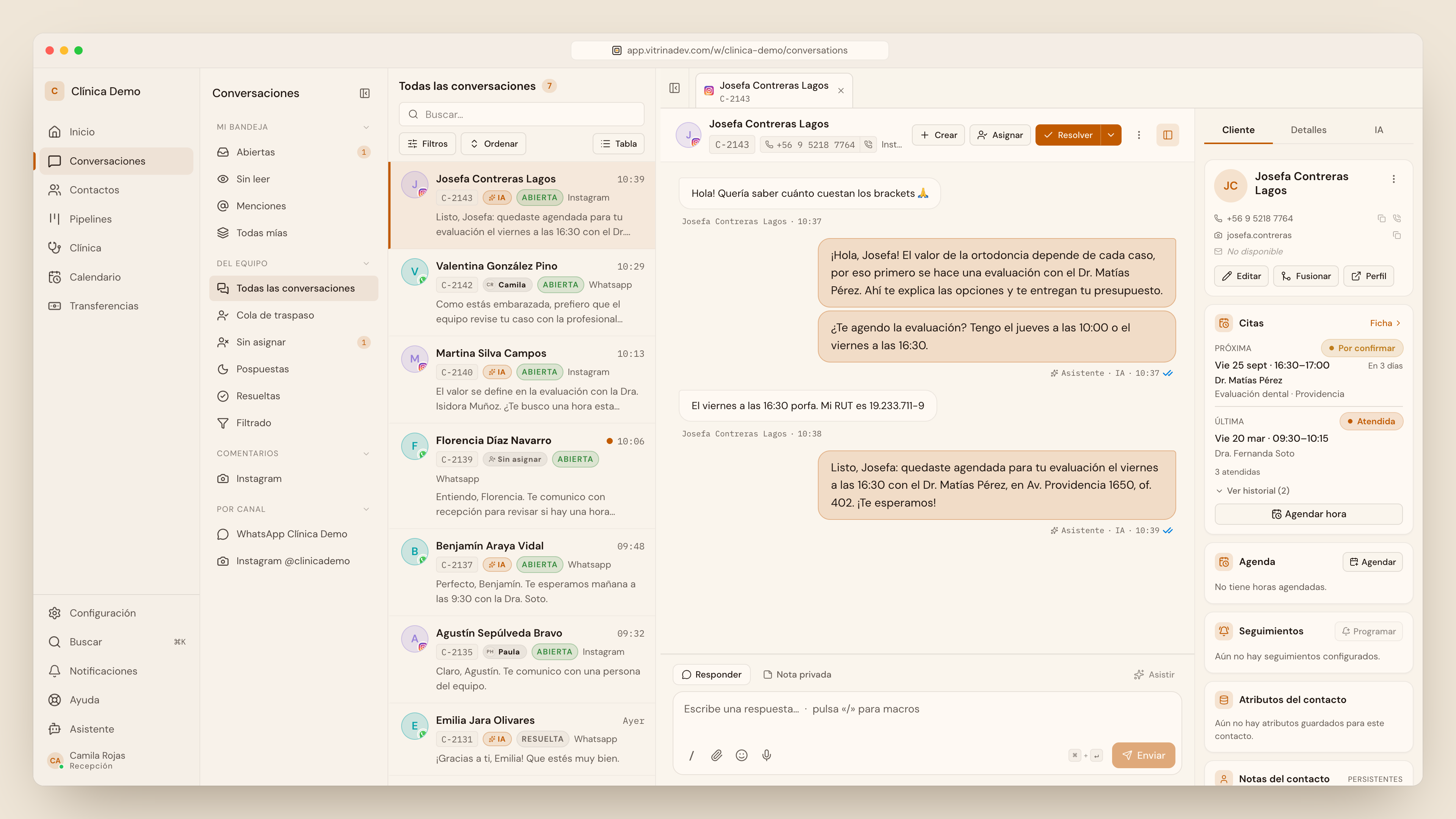 Todas las conversaciones: el asistente responde una consulta de precio y agenda la evaluación