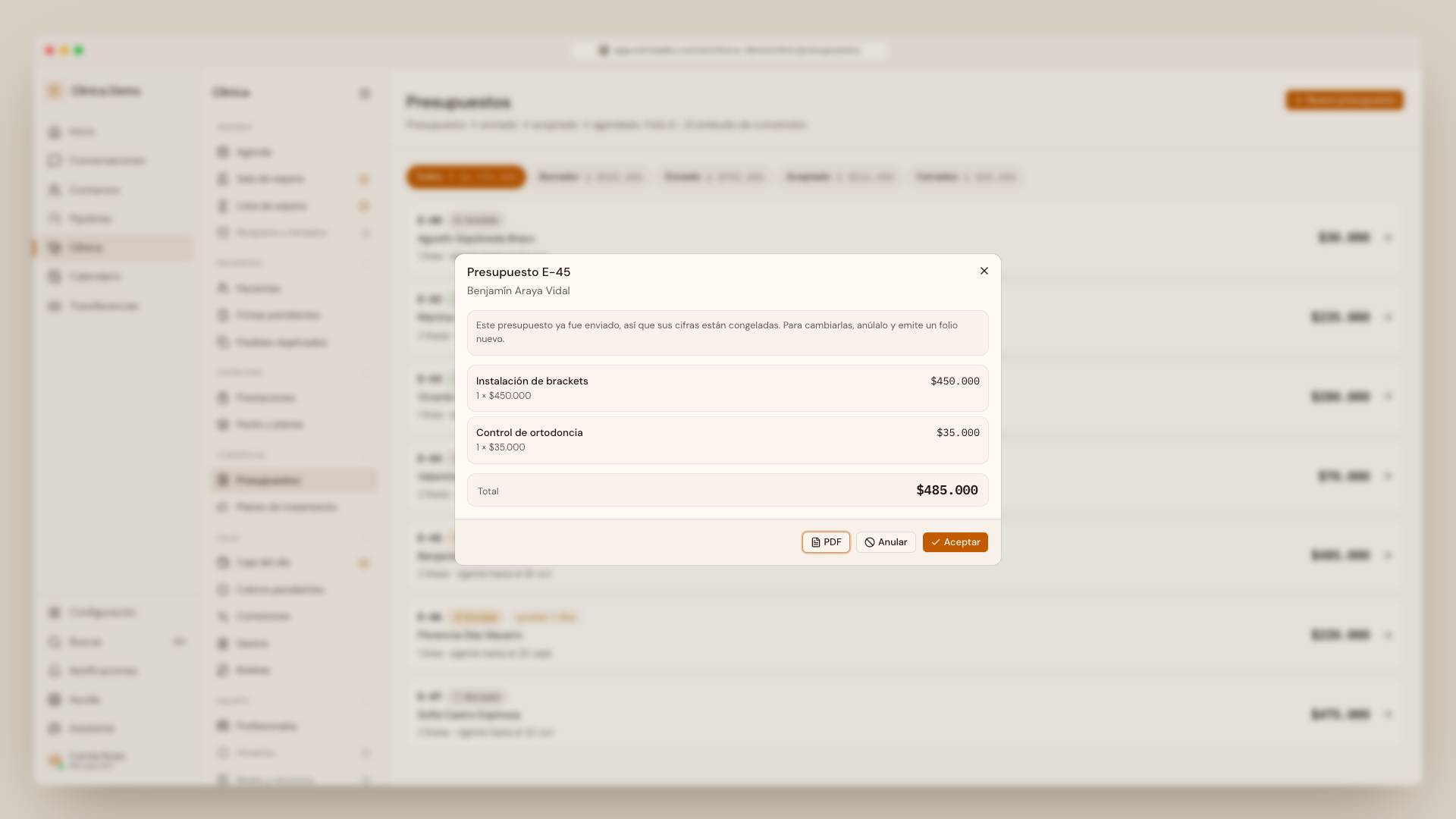 Un presupuesto enviado abierto, con el aviso de cifras congeladas y los botones PDF, Anular y Aceptar
